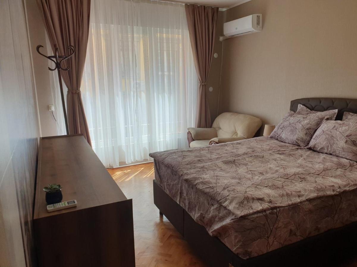 Apartment The Room Burgas Esterno foto